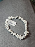 Howlite chip bracelet