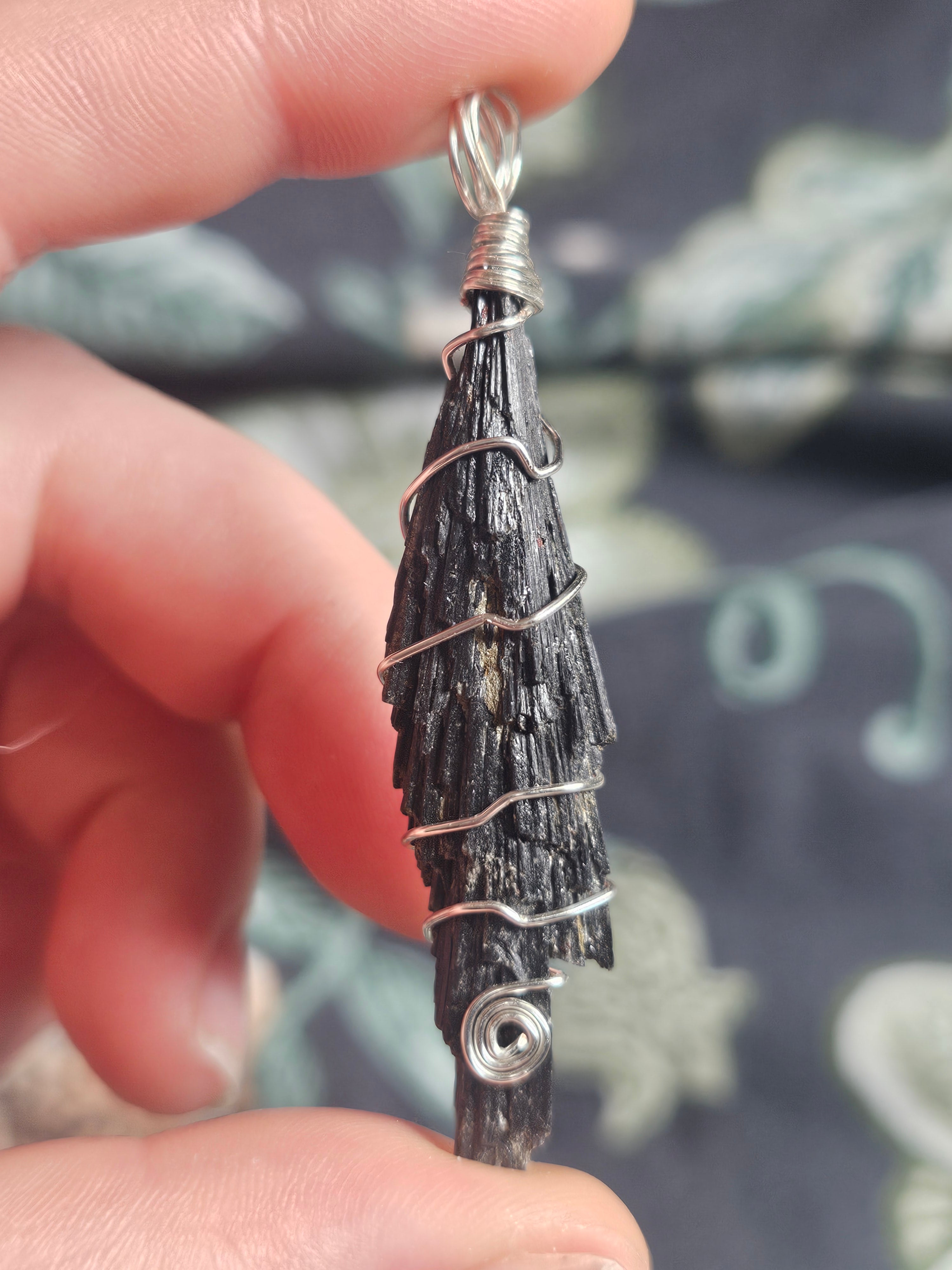 Black kyanite pendant