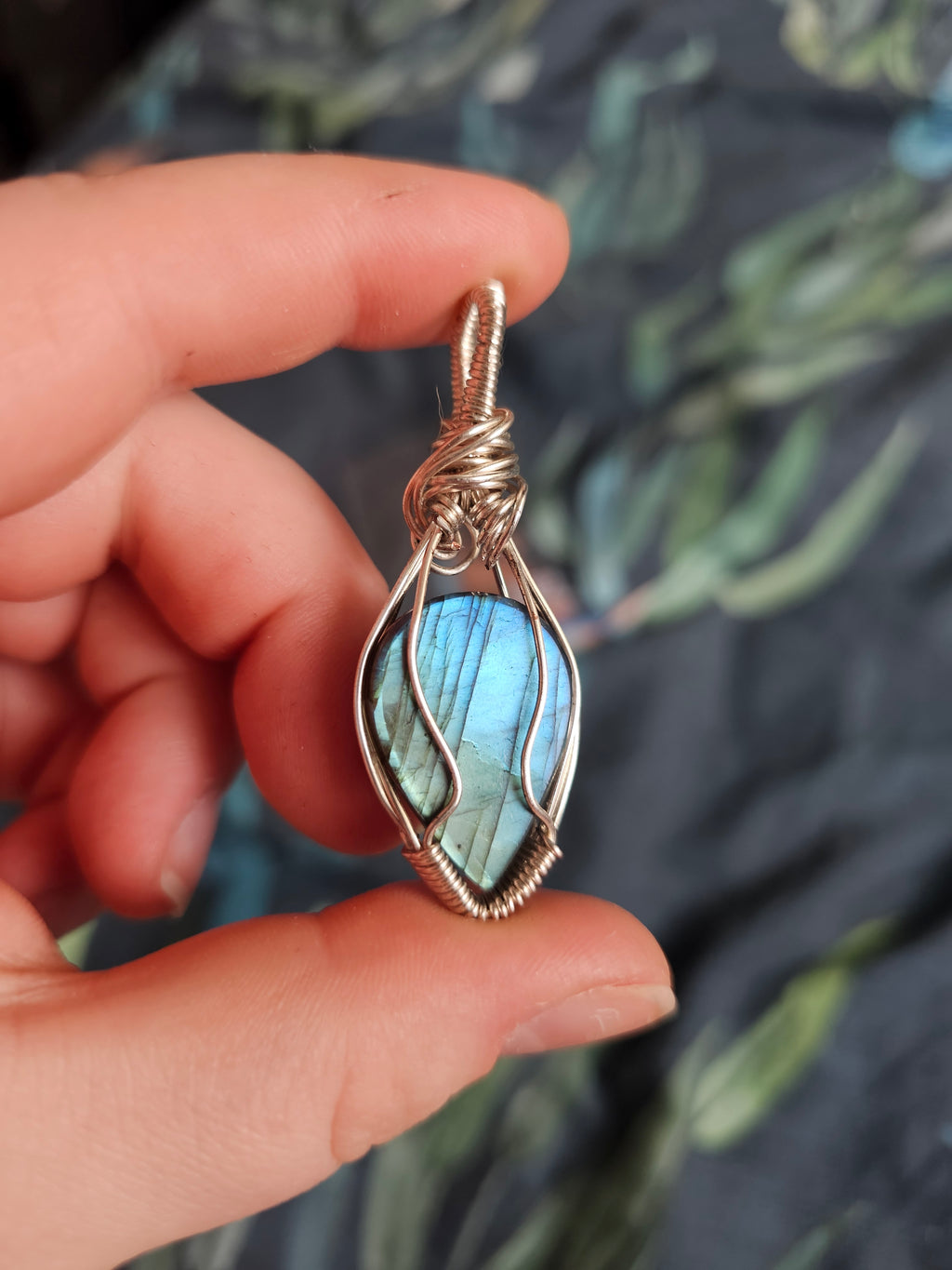 Blue flashy Labradorite