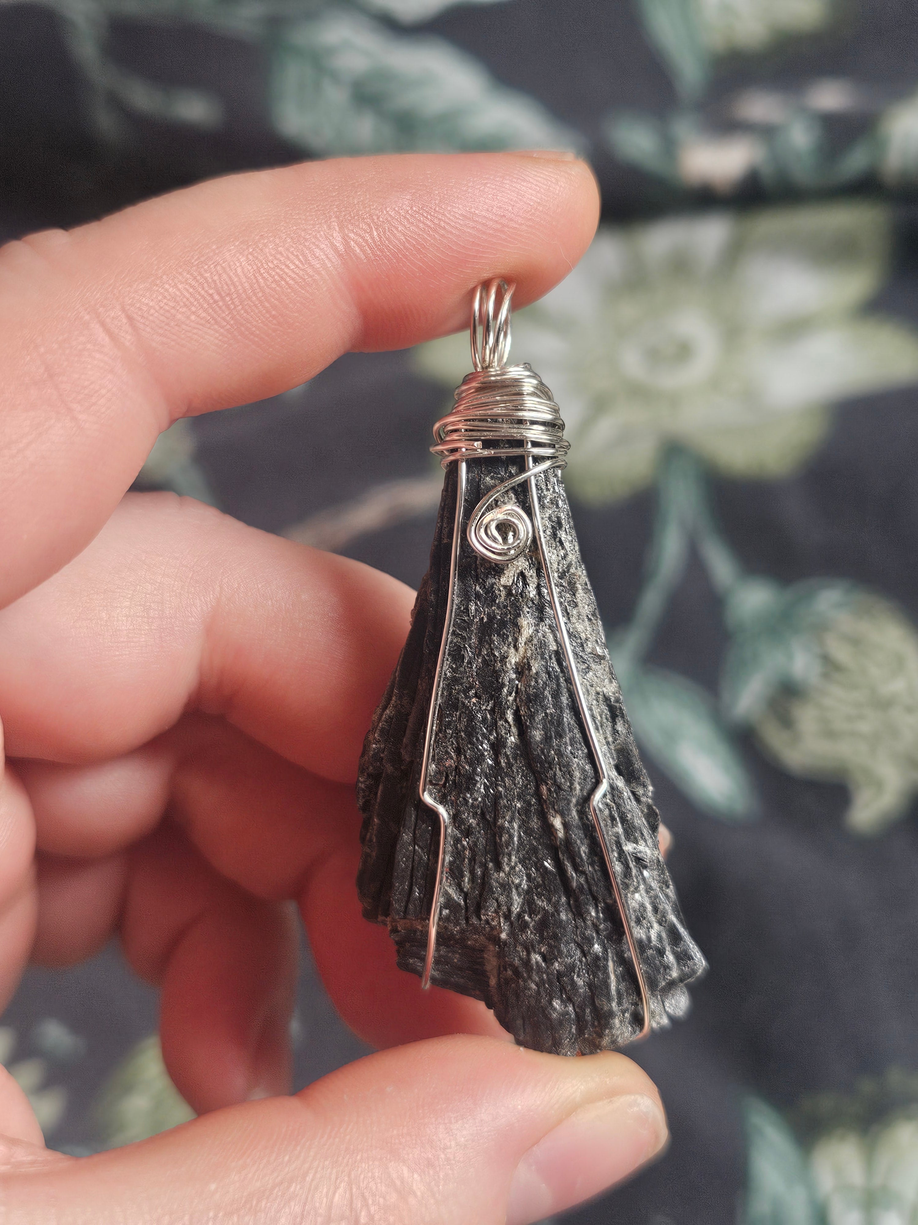 Black kyanite pendant