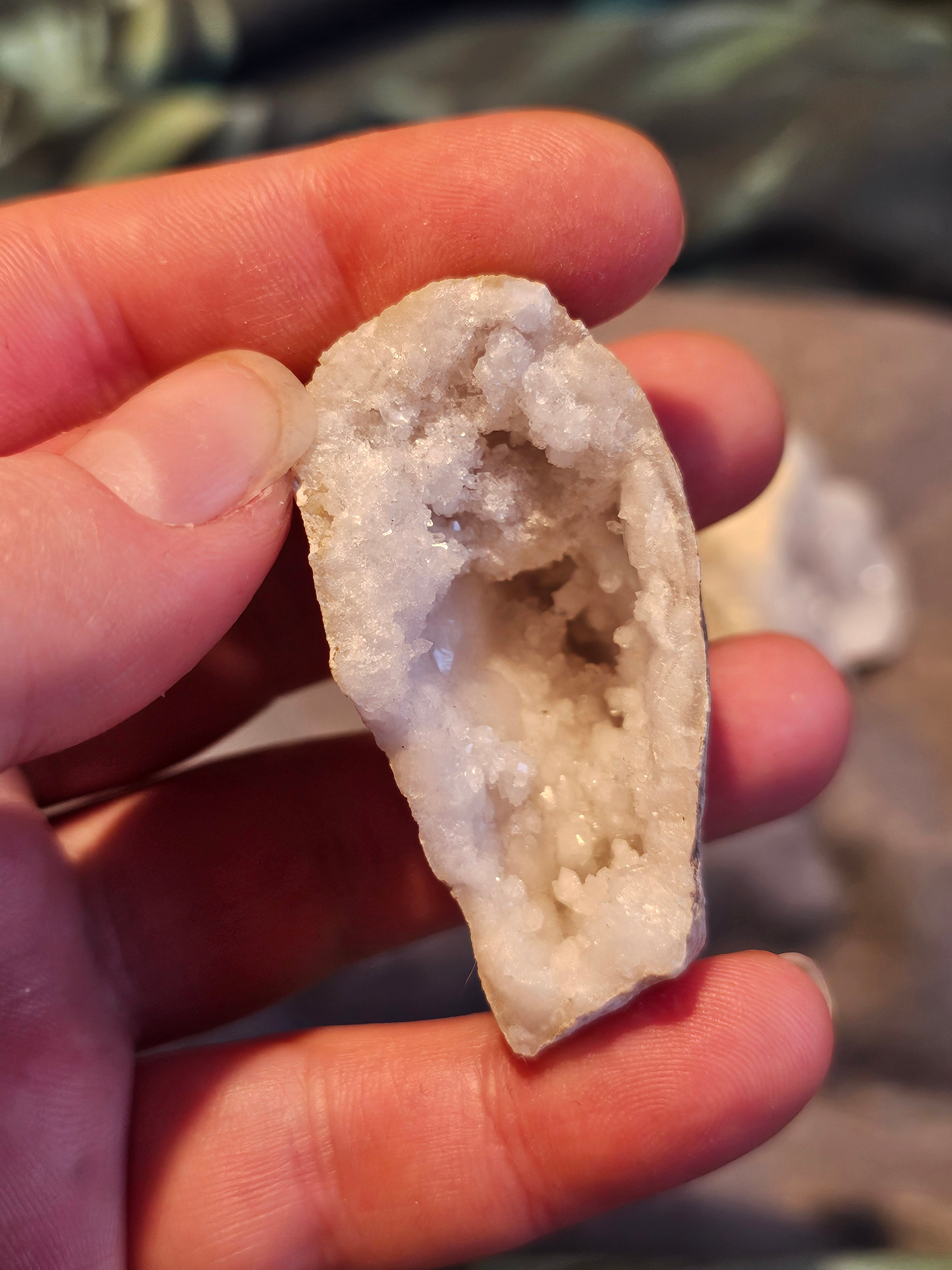 Quartz geode