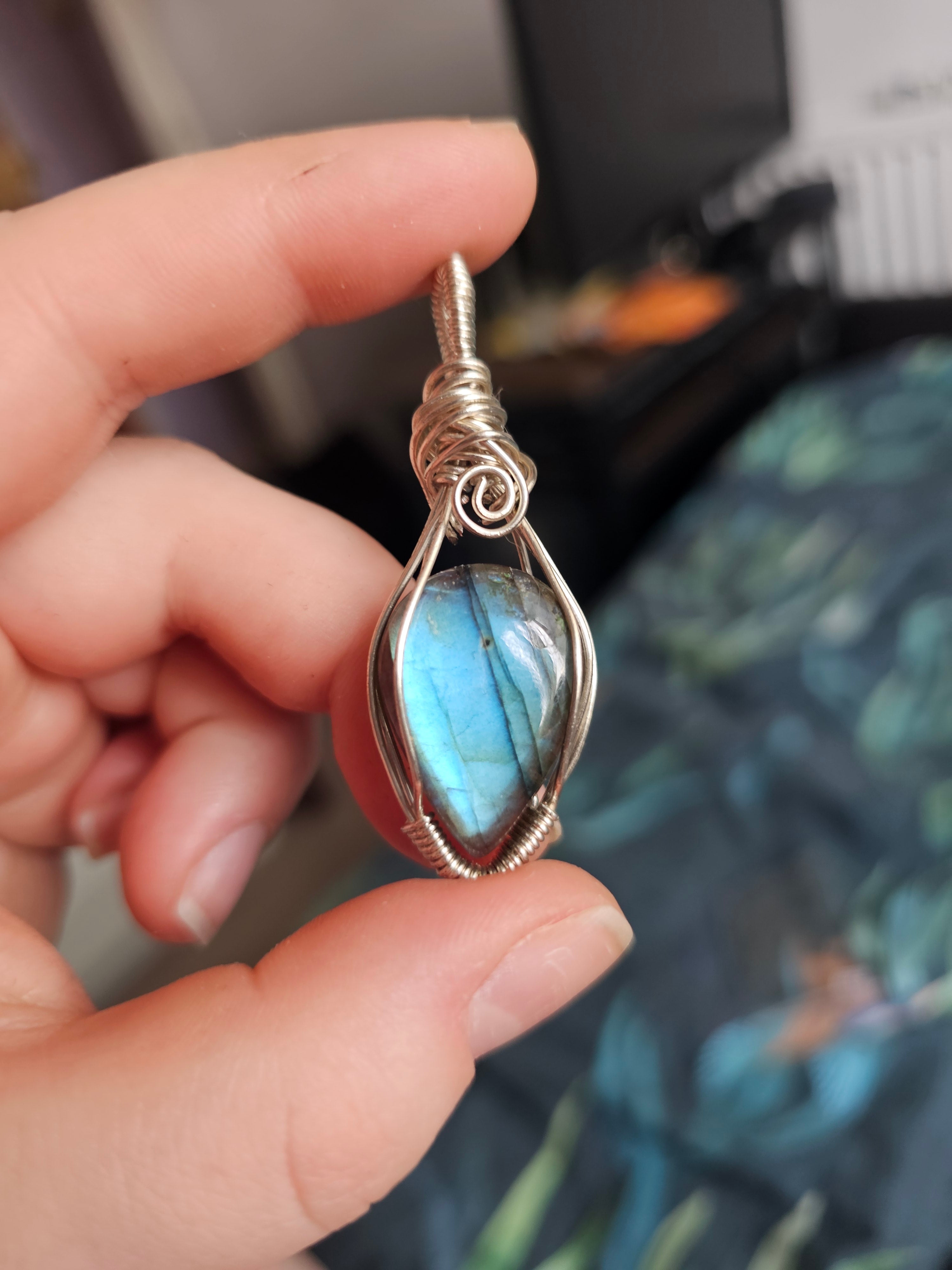 Blue flashy Labradorite