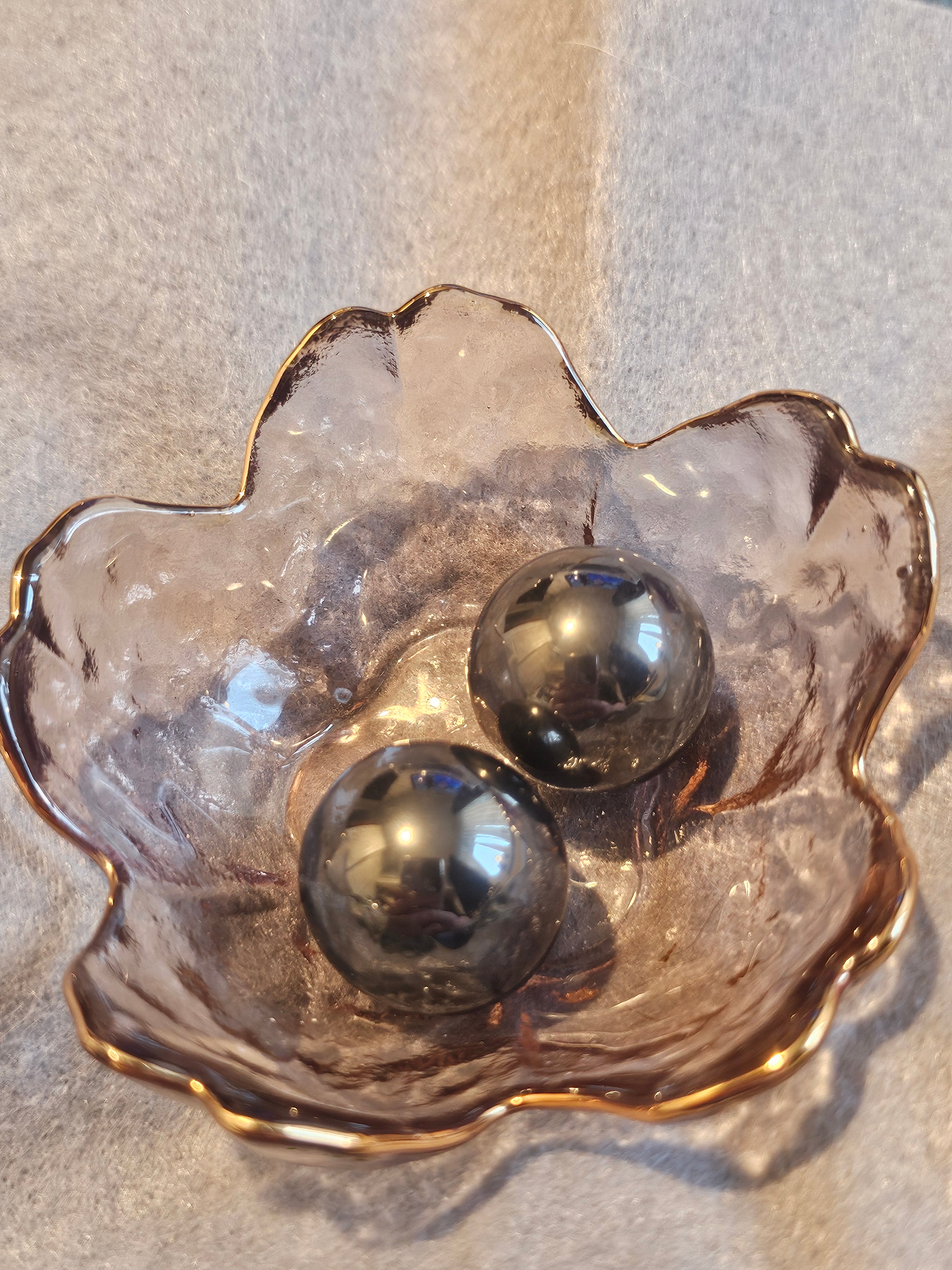 Hemetite spheres
